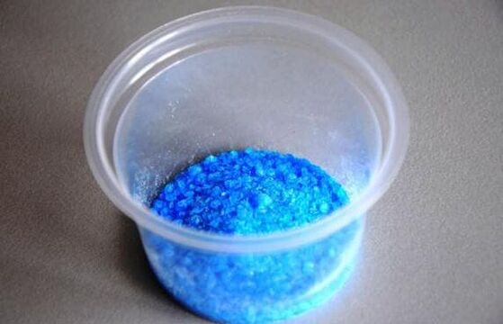 Copper sulfate for preparing products that eliminate fungal infections