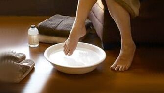 Traditional methods of treating toe fungus
